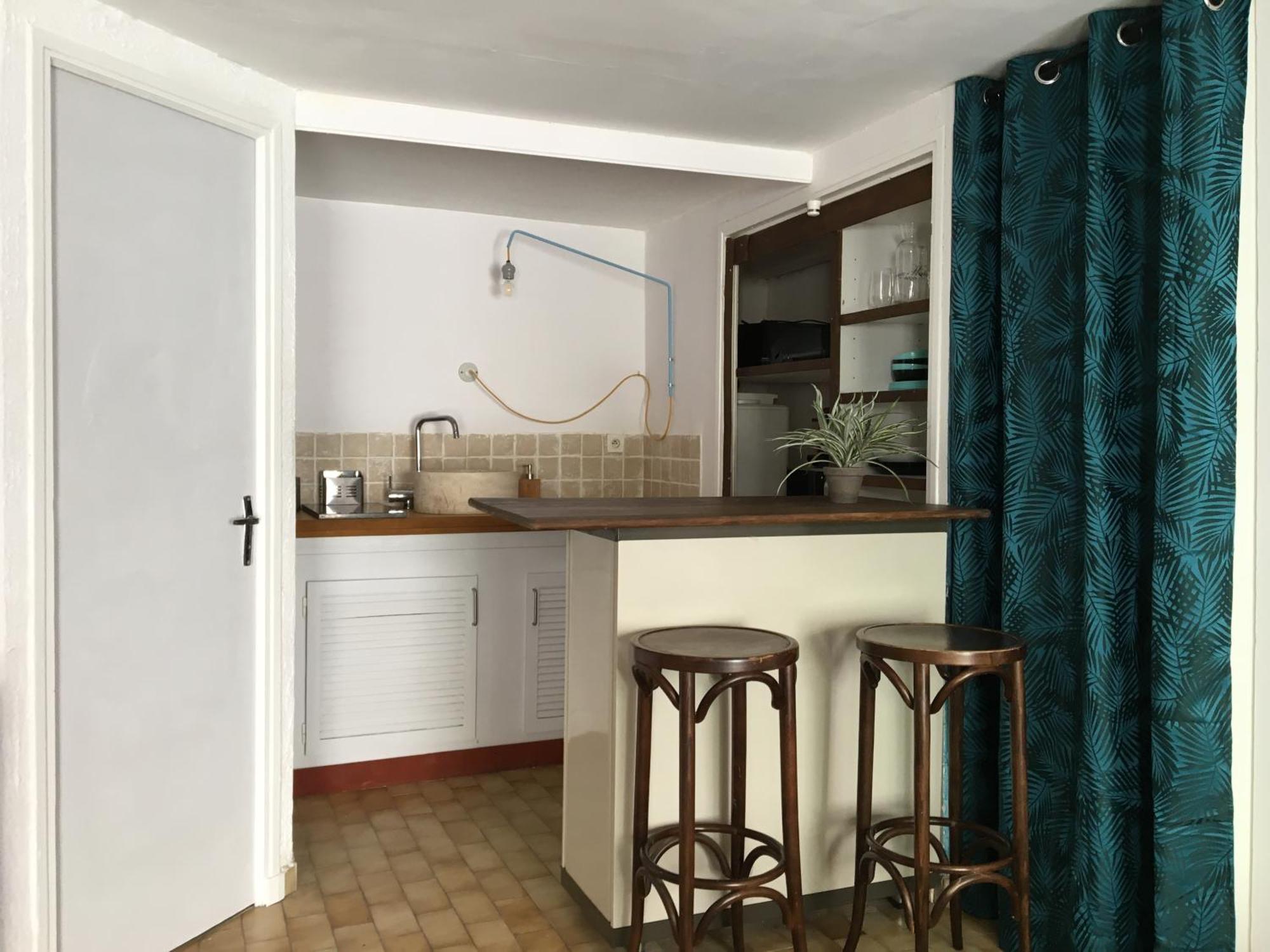 Studio Avec Terrasse Sur Cour, Authentique, Calme Avignon Exterior foto